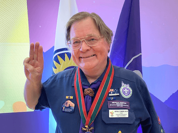 Neville Tomkins_APR 01